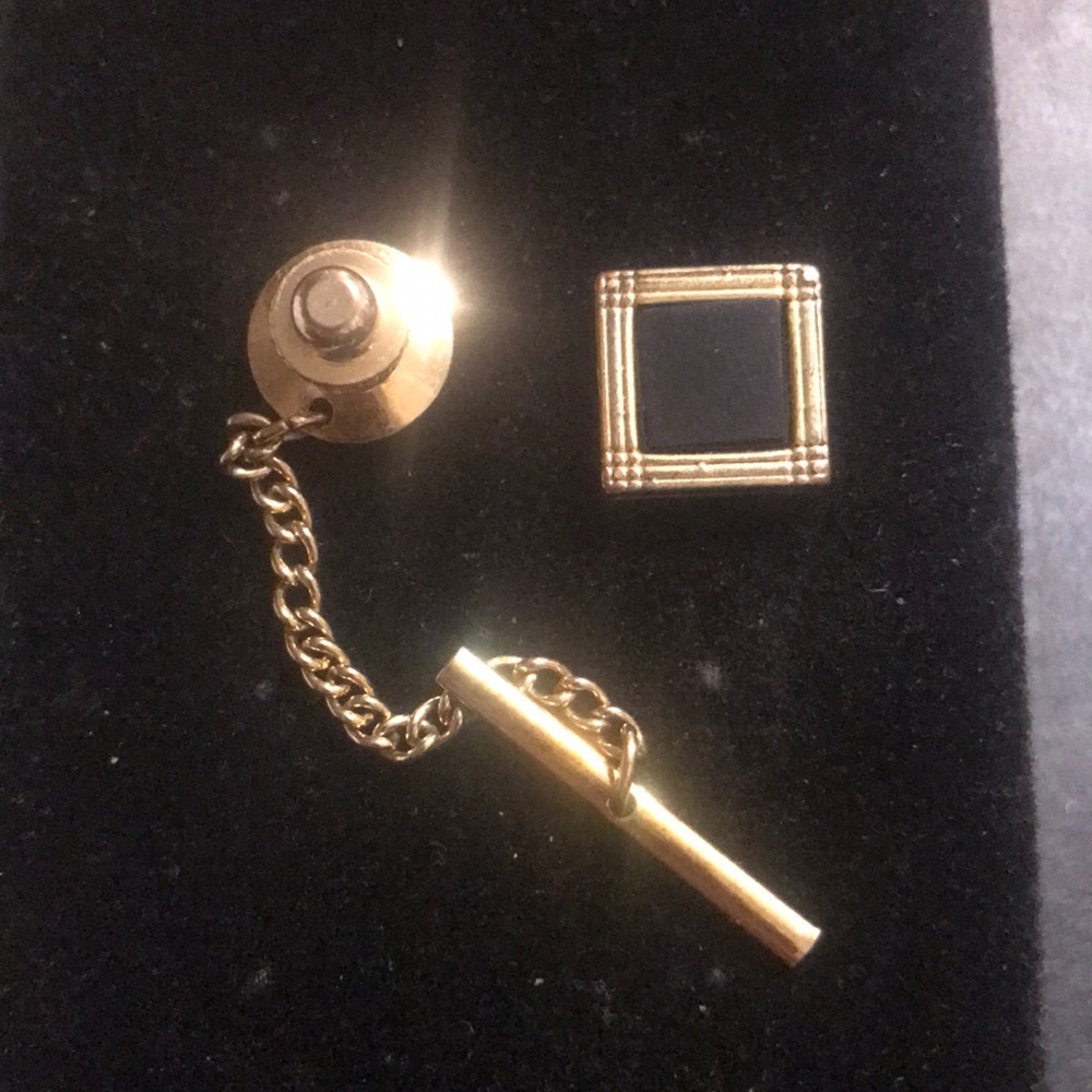 Vintage Black & Gold square tie tack